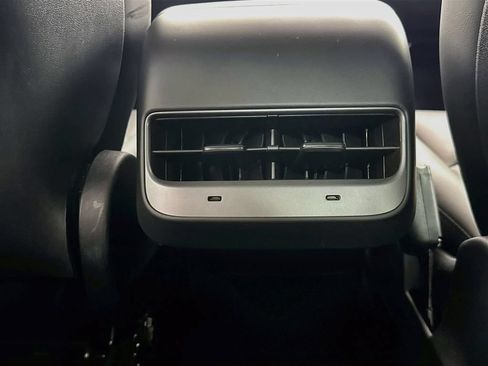 Used 2023 Tesla Model Y Long Range AWD/4WD image 28