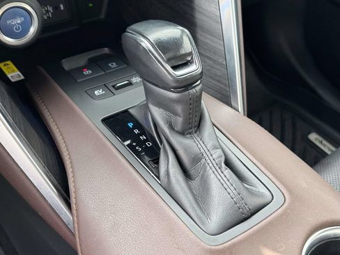 Used 2021 Toyota Venza Limited w/ Advanced Technology Package AWD/4WD image 21