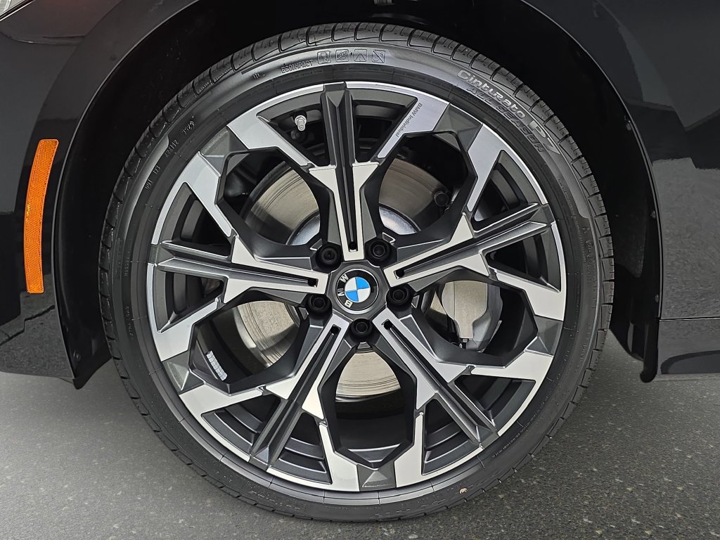 Used 2026 BMW 330i xDrive Sedan w/ Premium Package AWD/4WD image 32