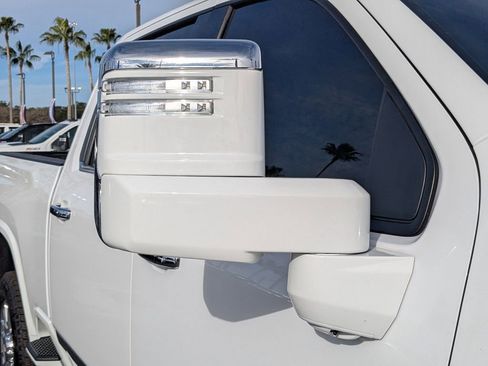 Used 2025 Chevrolet Silverado 2500 High Country w/ High Country Premium Package image 12