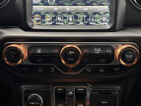 Used 2021 Jeep Gladiator Overland image 18