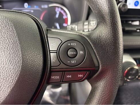 Used 2025 Toyota RAV4 XLE image 27