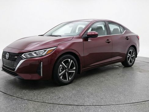 Used 2025 Nissan Sentra SV FWD image 3