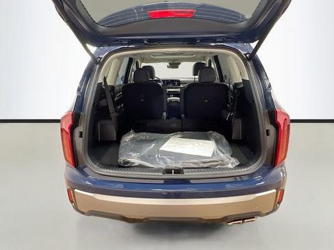 New 2025 Kia Telluride S image 29