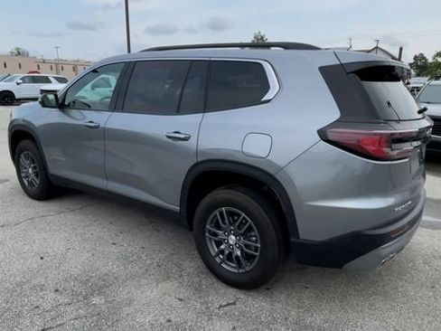 Used 2025 GMC Acadia Elevation FWD image 8