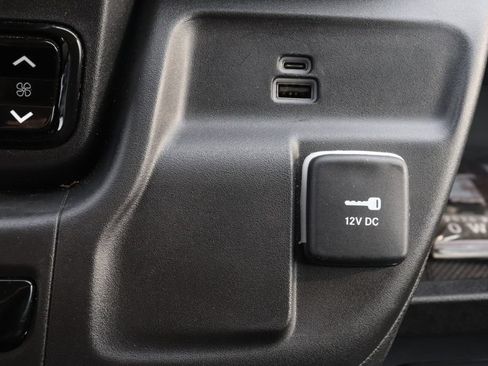 Used 2024 RAM ProMaster 2500 FWD image 17