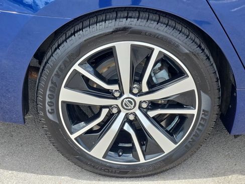 Used 2021 Nissan Maxima 3.5 SV w/ Floor Mat Group FWD image 7