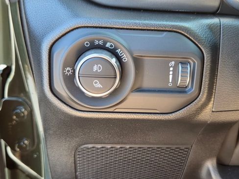 Used 2023 Jeep Gladiator Sport AWD/4WD image 28