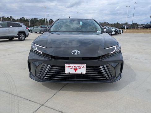 New 2026 Toyota Camry XLE image 2