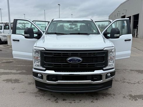 New 2026 Ford F250 XL w/ XL Chrome Package image 22