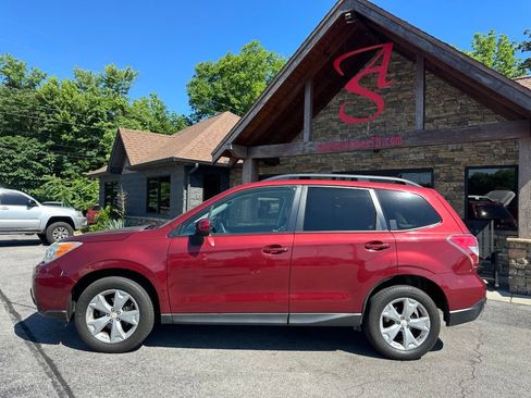 Used 2015 Subaru Forester 2.5i Premium w/ Popular Package #2 AWD/4WD image 2