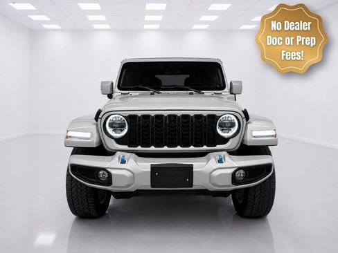 Used 2024 Jeep Wrangler High Altitude AWD/4WD image 2