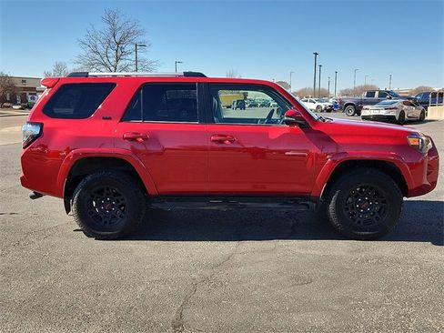 Used 2021 Toyota 4Runner SR5 Premium w/ Moonroof Package image 5
