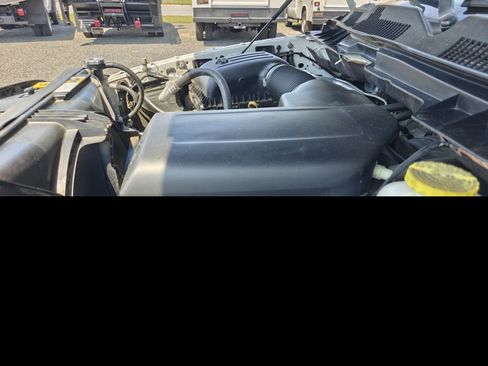 Used 2018 RAM 1500 ST RWD image 33