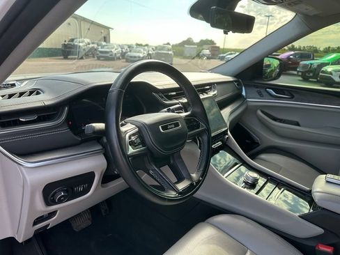 Used 2021 Jeep Grand Cherokee L Overland w/ Advanced Protech Group III AWD/4WD image 8