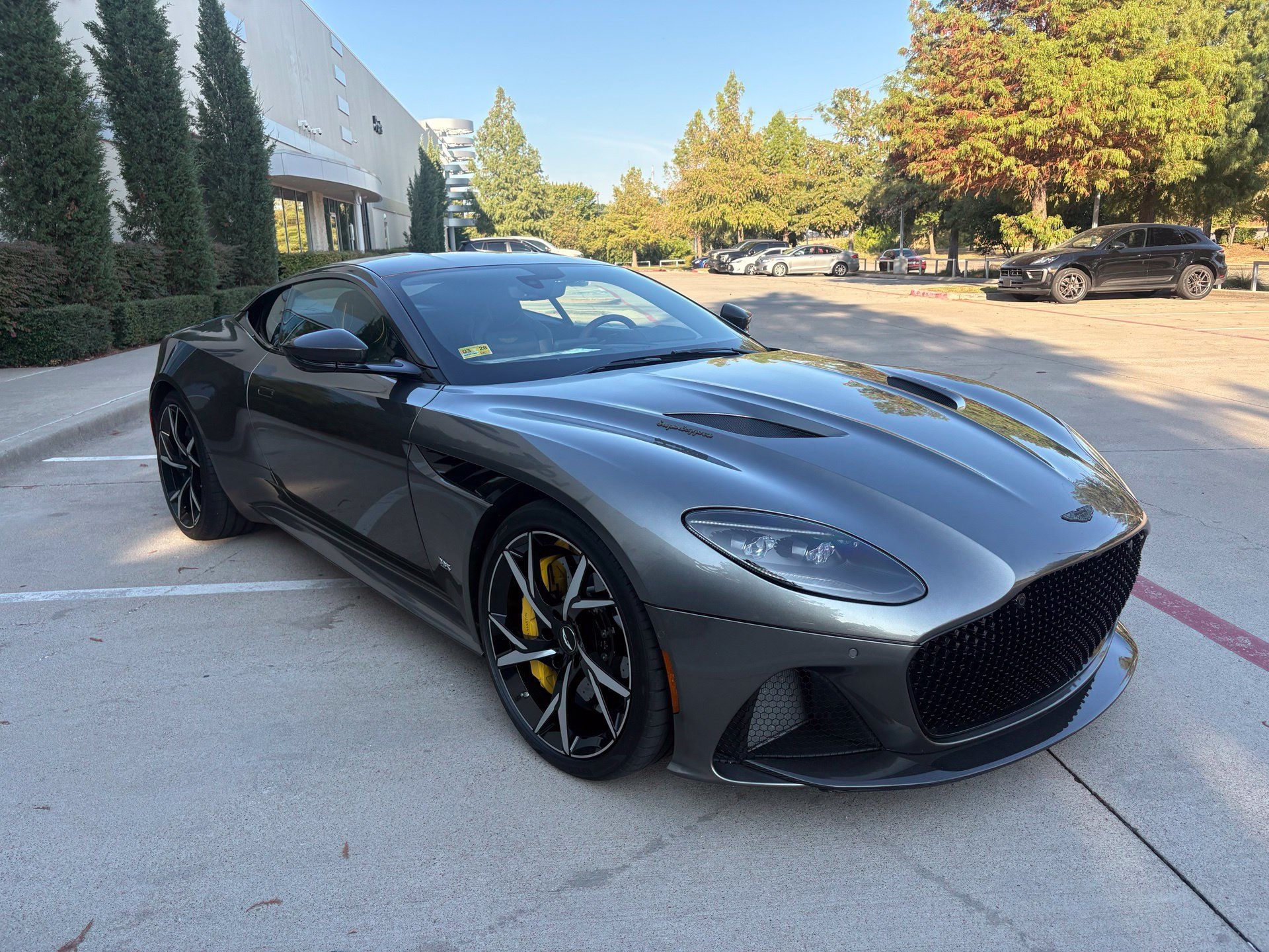 Used 2019 Aston Martin DBS Superleggera RWD image 3