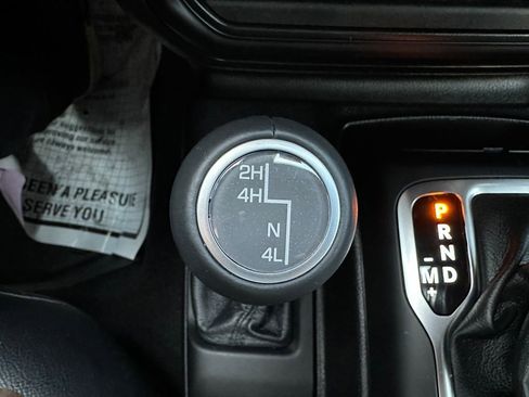 Used 2019 Jeep Wrangler Unlimited Sahara image 18