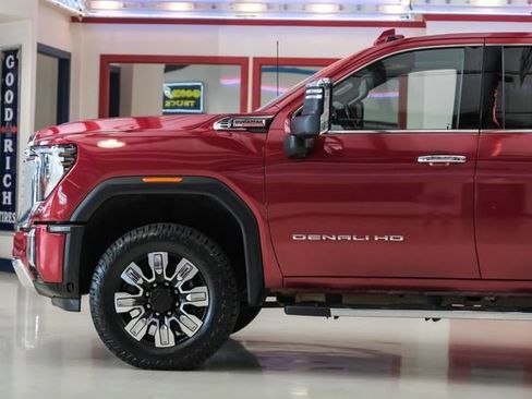Used 2024 GMC Sierra 2500 Denali w/ Denali Reserve Package AWD/4WD image 13
