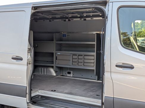 Used 2024 Mercedes-Benz Sprinter 2500 image 31