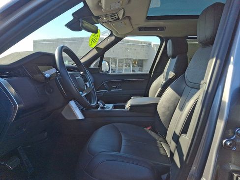 Used 2024 Land Rover Range Rover Long Wheelbase SE image 13