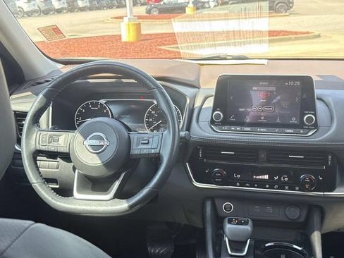 Used 2023 Nissan Rogue SV w/ SV Premium Package FWD image 13
