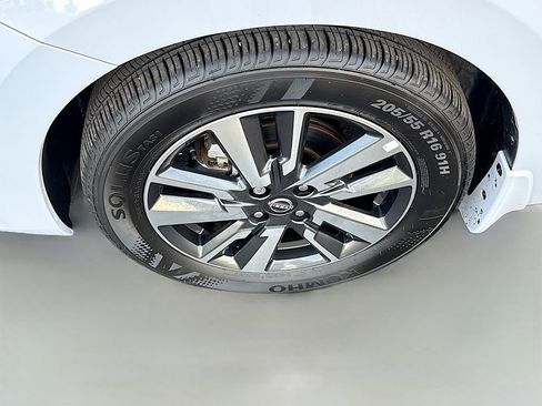 Used 2024 Nissan Versa SV w/ Trunk Package image 14