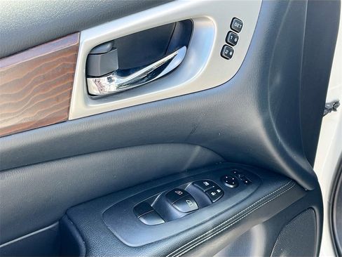 Certified 2020 Nissan Pathfinder Platinum image 18