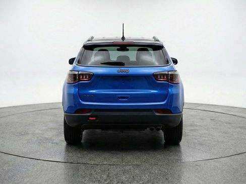 Used 2025 Jeep Compass Trailhawk AWD/4WD image 7