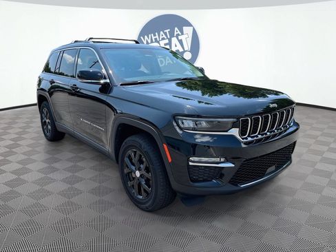 Used 2022 Jeep Grand Cherokee Limited AWD/4WD image 3