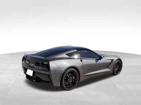 Used 2015 Chevrolet Corvette Stingray Coupe image 4