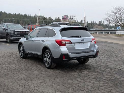 Used 2018 Subaru Outback 2.5i Limited image 8