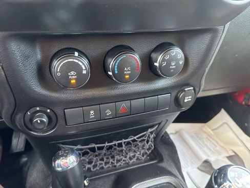 Used 2015 Jeep Wrangler Unlimited Sport w/ Quick Order Package 24S AWD/4WD image 21