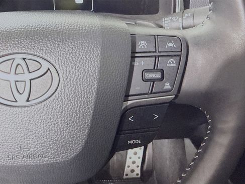 Used 2025 Toyota Camry SE w/ Convenience Package FWD image 15