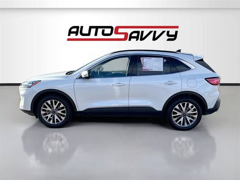 Used 2022 Ford Escape Titanium w/ Class II Trailer Tow Package image 4