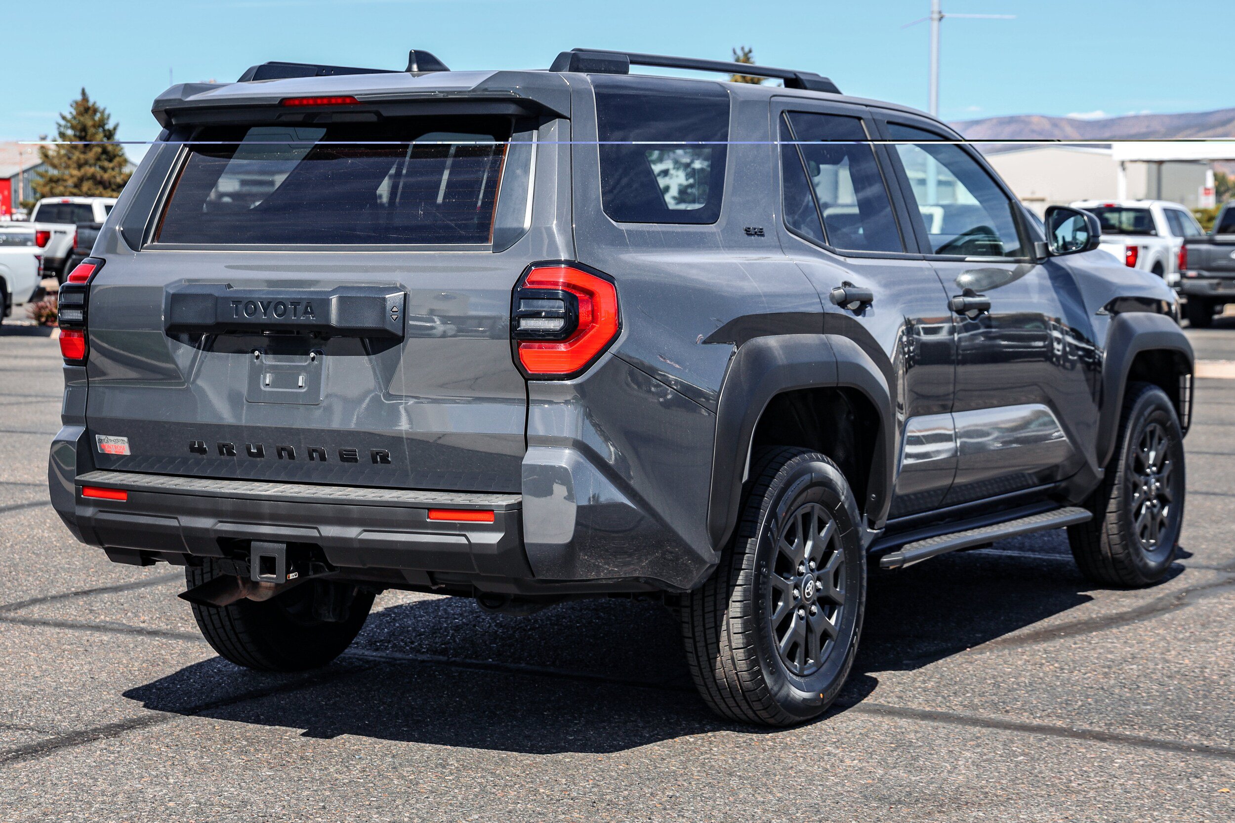 Used 2025 Toyota 4Runner SR5 AWD/4WD image 4