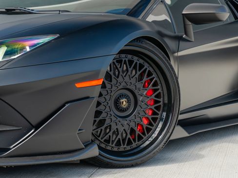Used 2020 Lamborghini Aventador SVJ AWD/4WD image 29