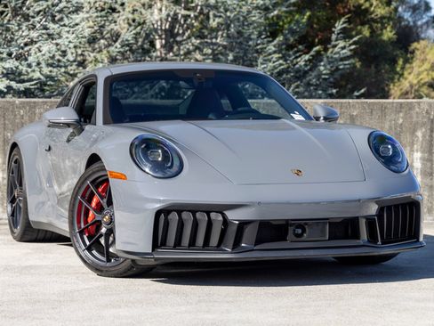 Certified 2025 Porsche 911 Carrera GTS RWD image 6