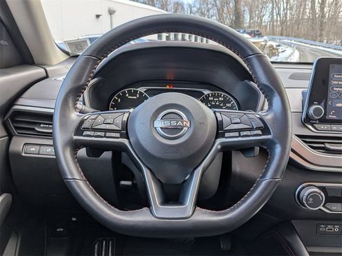 Used 2023 Nissan Altima 2.5 SR image 12