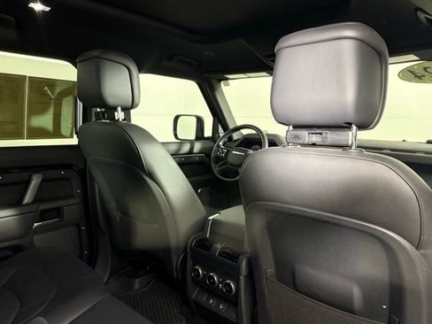 Used 2024 Land Rover Defender 110 X-Dynamic SE image 30