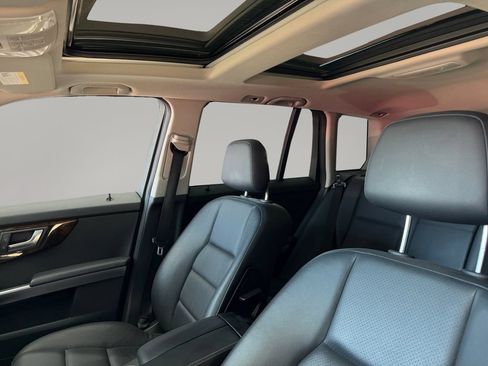 Used 2015 Mercedes-Benz GLK 250 BlueTEC 4MATIC w/ Premium 1 Package image 9