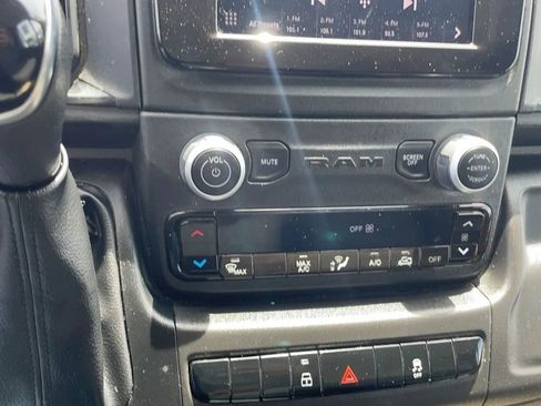 Used 2024 RAM ProMaster 2500 FWD image 12
