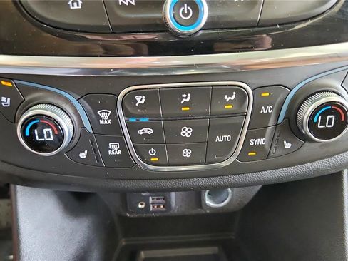 Used 2021 Chevrolet Traverse High Country AWD/4WD image 31