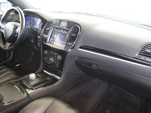 Used 2017 Chrysler 300 S AWD/4WD image 17