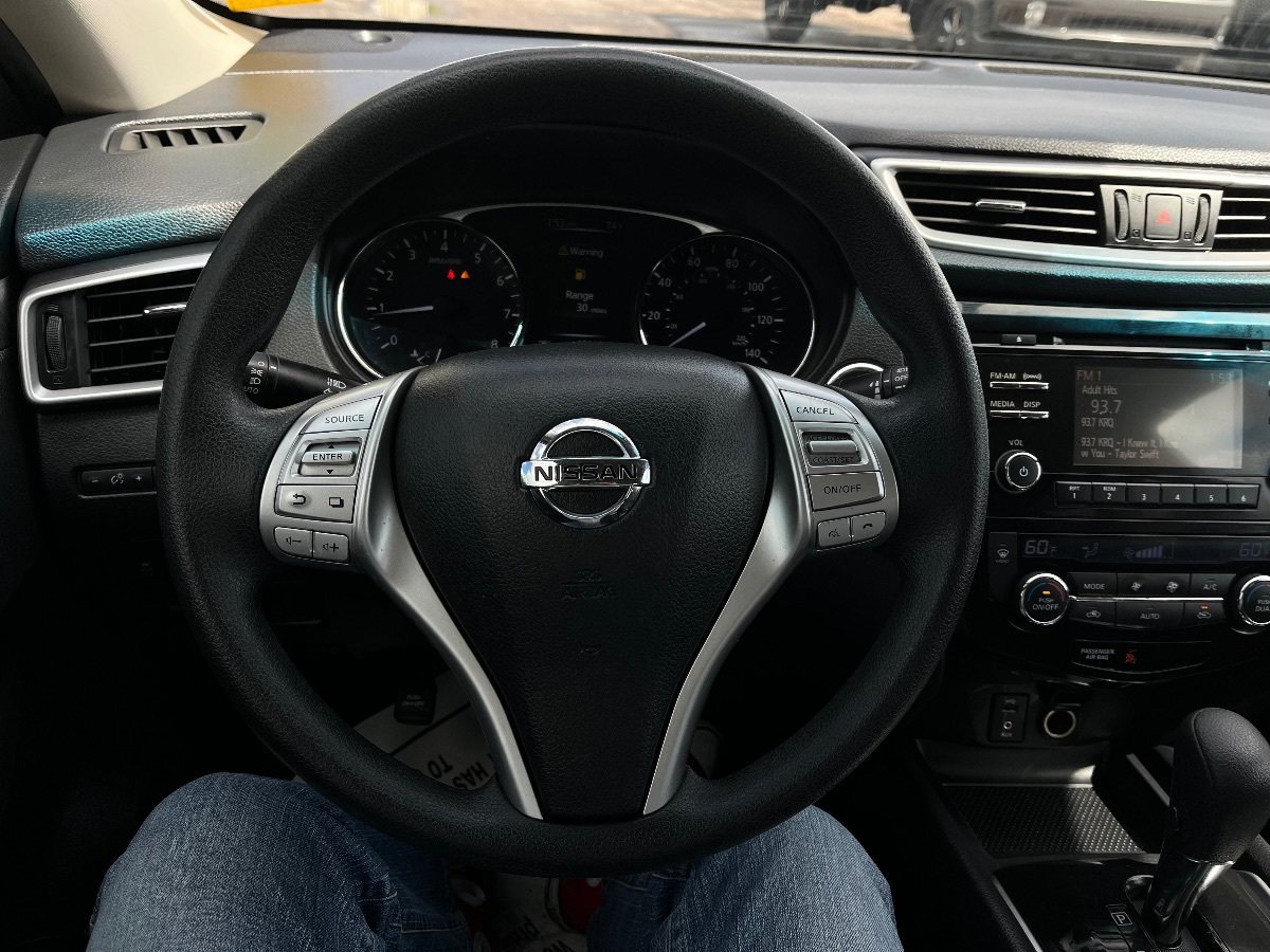 Used 2016 Nissan Rogue SV FWD image 16