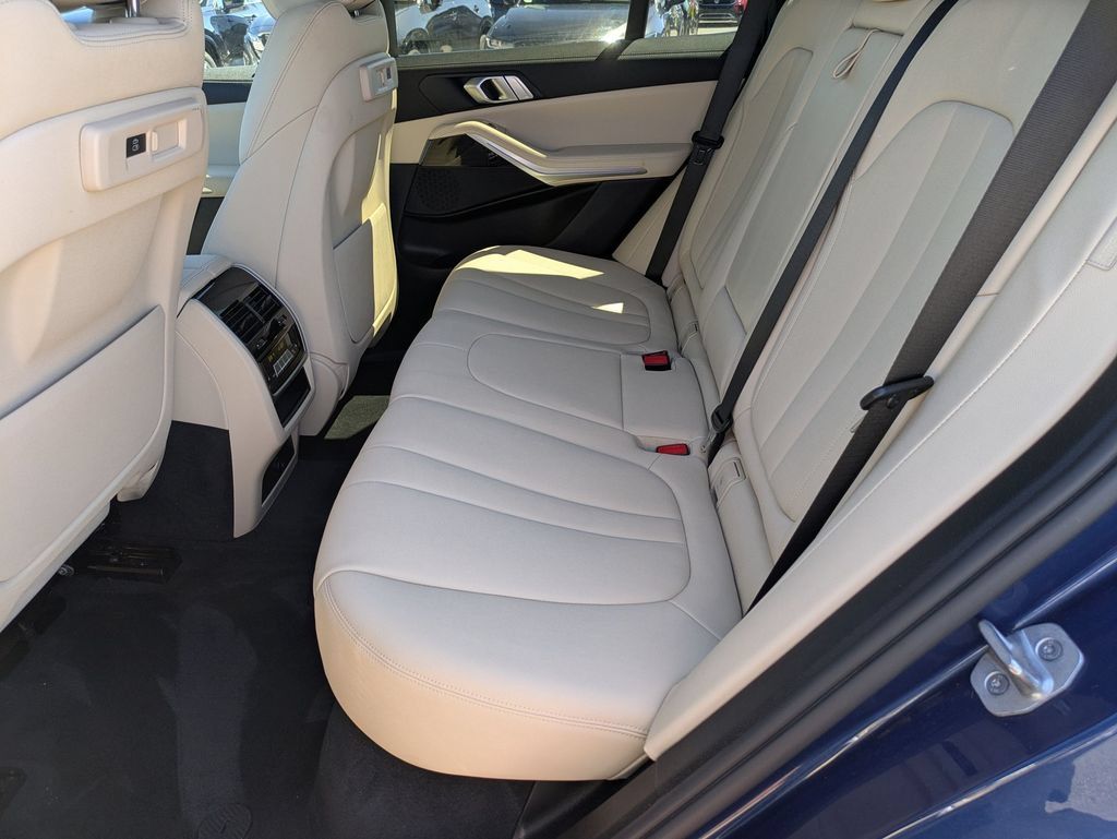 Used 2021 BMW X5 xDrive40i w/ Convenience Package AWD/4WD image 20
