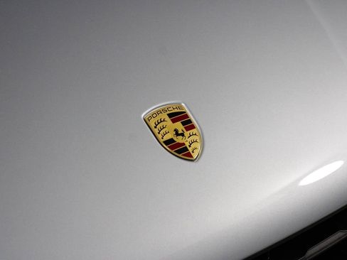 Certified 2025 Porsche Macan image 29