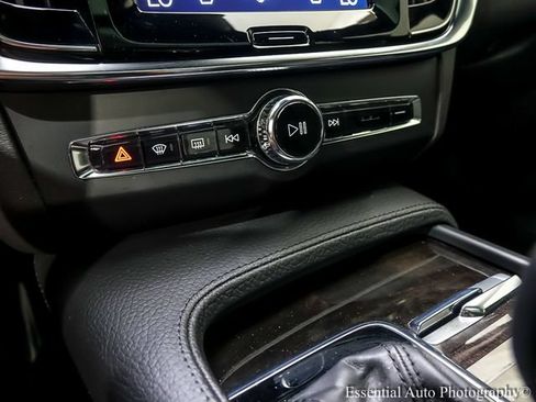 Used 2018 Volvo S90 T5 Momentum w/ Convenience Package AWD/4WD image 17