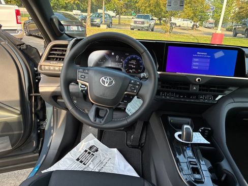 New 2026 Toyota Crown Signia w/ Advanced Technology Package AWD/4WD image 19