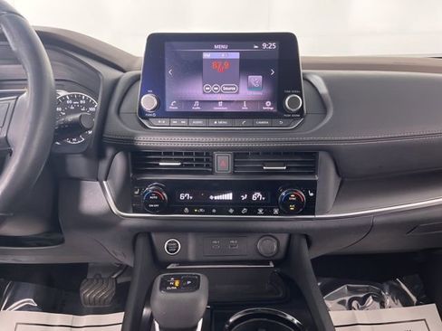 Used 2023 Nissan Rogue SV w/ SV Premium B Package image 24