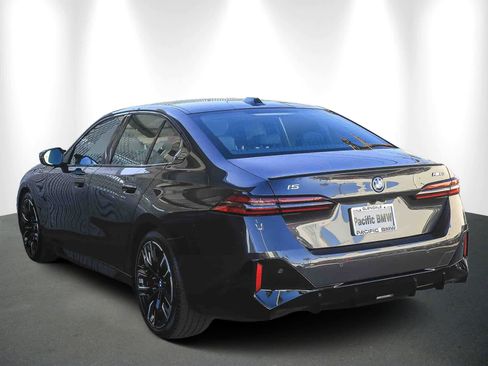 Used 2025 BMW i5 M60 w/ Executive Package image 4